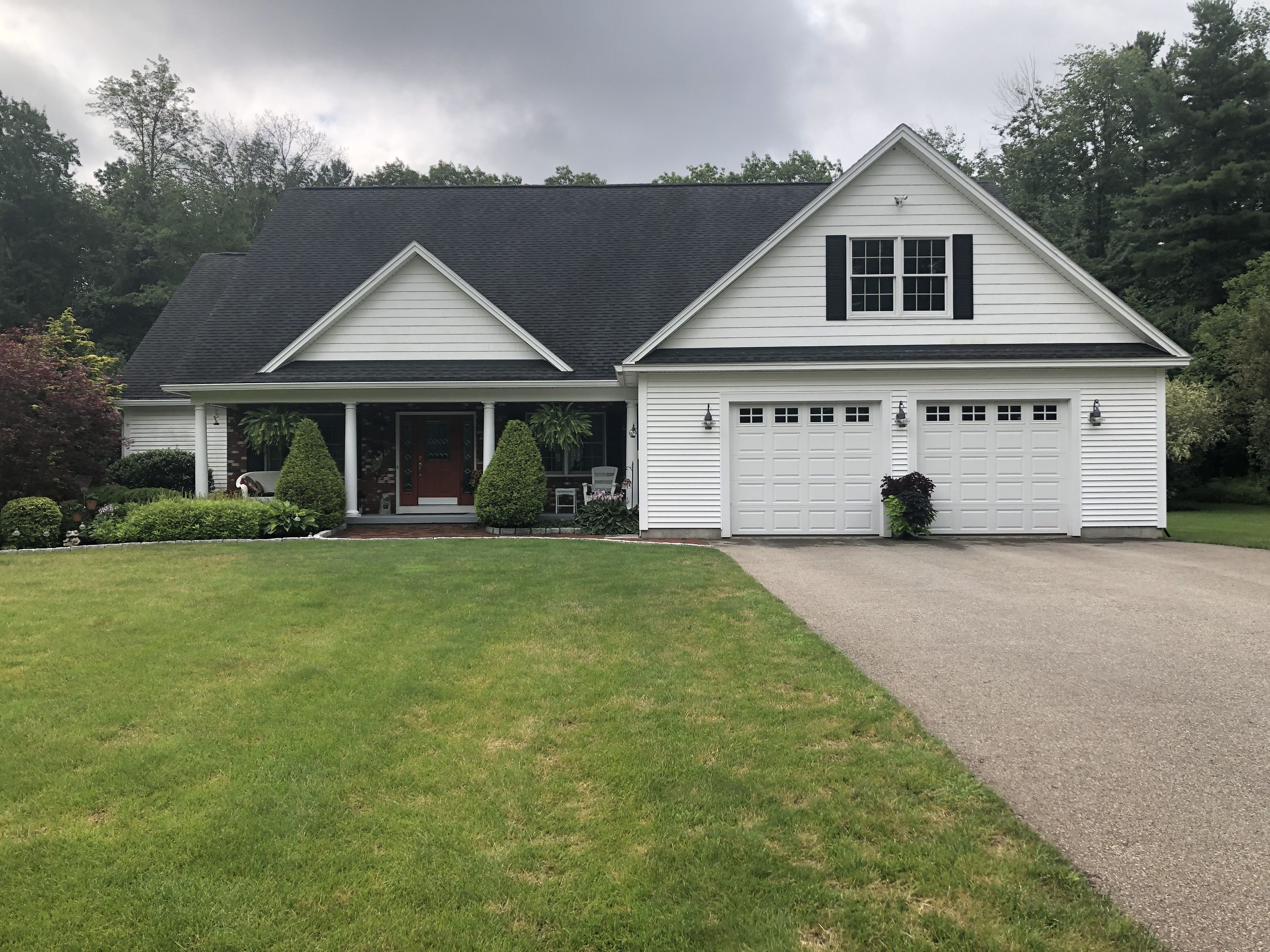 Beautiful House with Garage